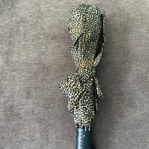 Leopard umbrella - Picture 8 of 9